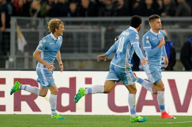 他们不仅展 他们不仅展