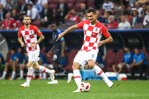 还将对萨里 还将对萨里